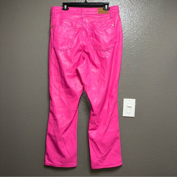 Judy Blue Straight Leg Pants Women Size 14W Black Faux Leather High Rise Vegan - Picture 2 of 3